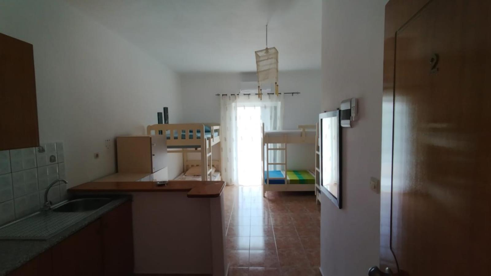 Oasis Hostel Himarë Dış mekan fotoğraf